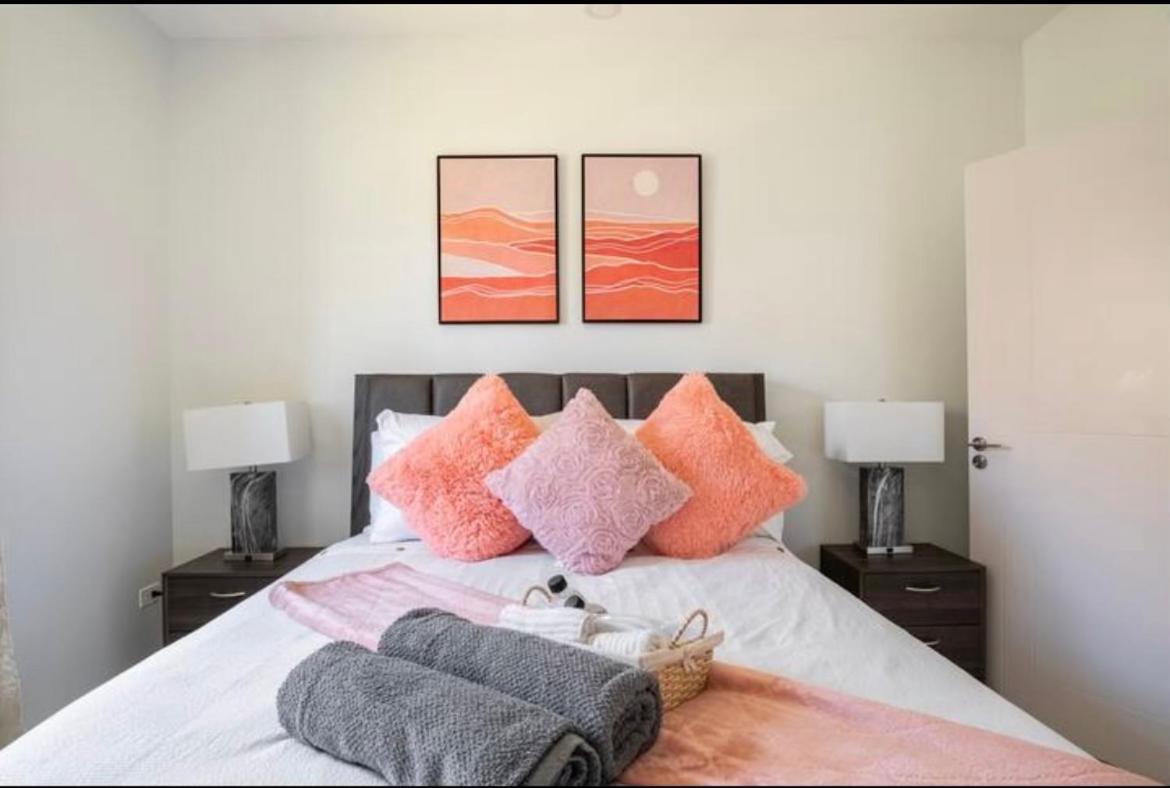 Ferienhaus Luxurious Royale- 5 Min Drive To