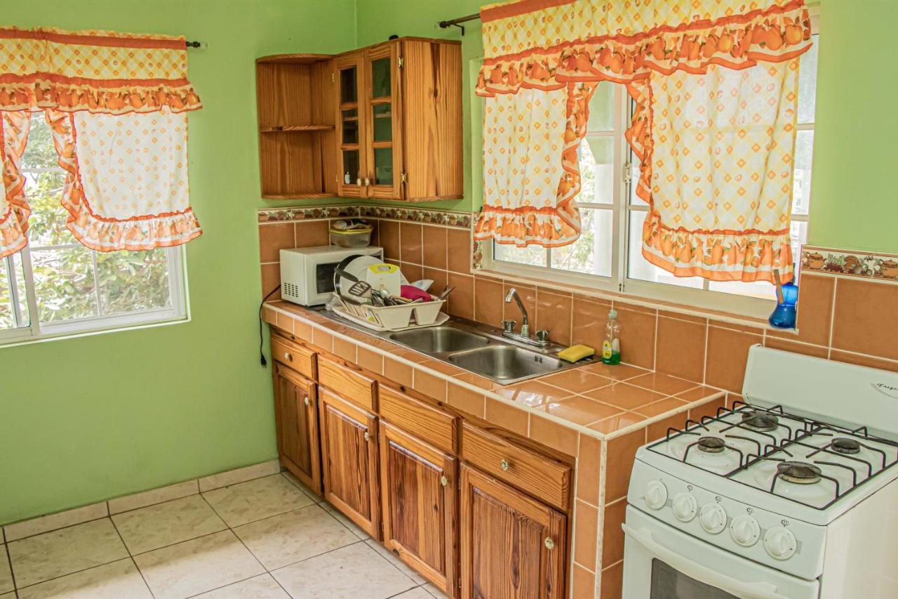 Guest house Charlie's Negril