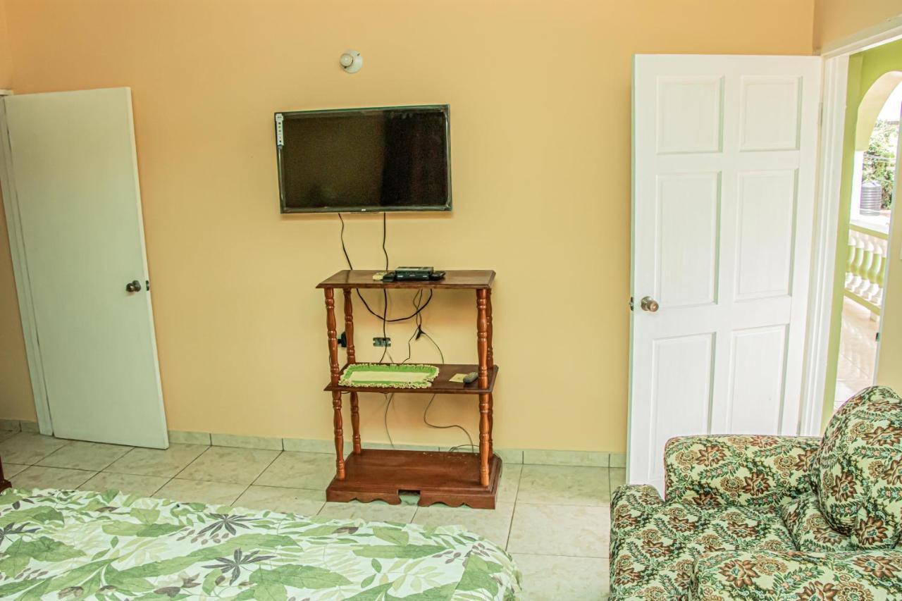 Charlie's Guest house Negril