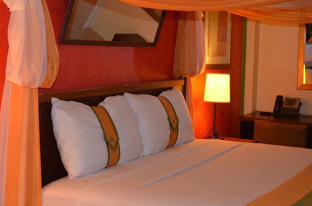 Suites Hotel