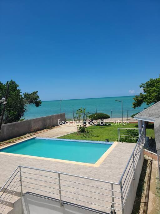 Beachscape At Ethlyn By The Sea Villa