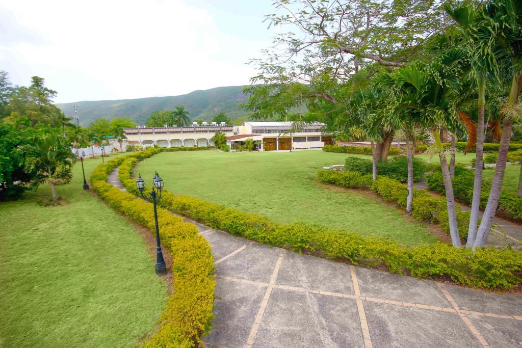 Hotel Uwi Mona Visitors' & Conference Centre 2*