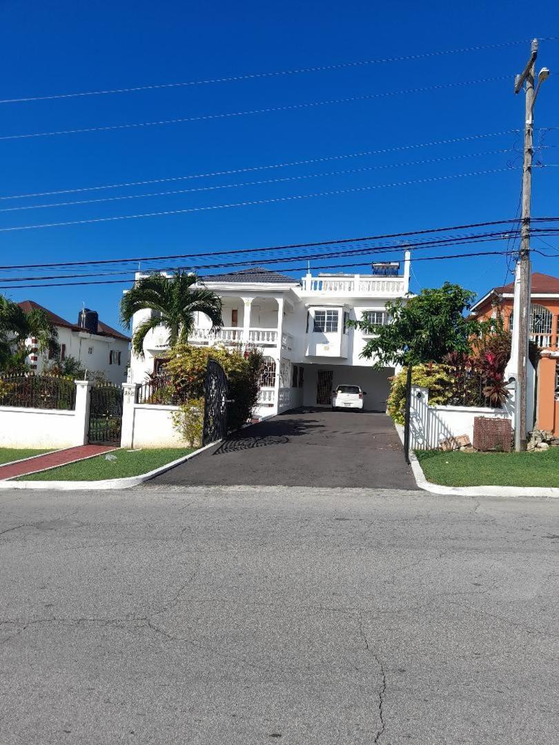 Melrose Place Guest house
