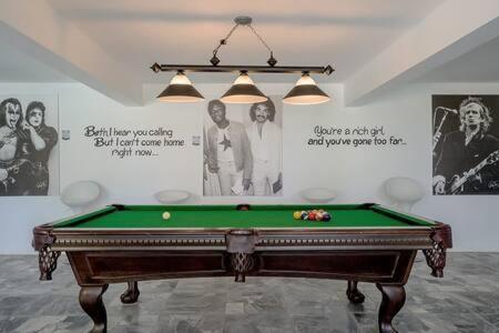 Hospitality Expert Mr X - Tour Pool Bar Montego Bay