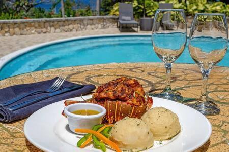 Hospitality Expert Mr X - Tour Pool Bar Inn