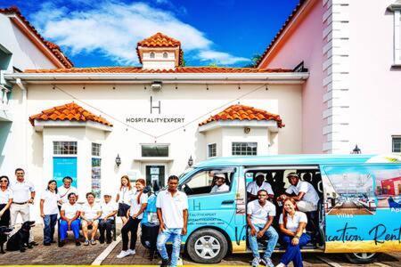 Inn Hospitality Expert Mr X - Tour Pool Bar *