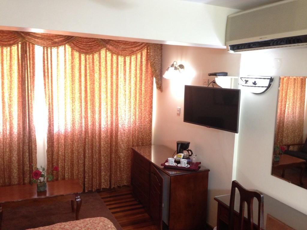 Uwi Mona Visitors' & Conference Centre 2*