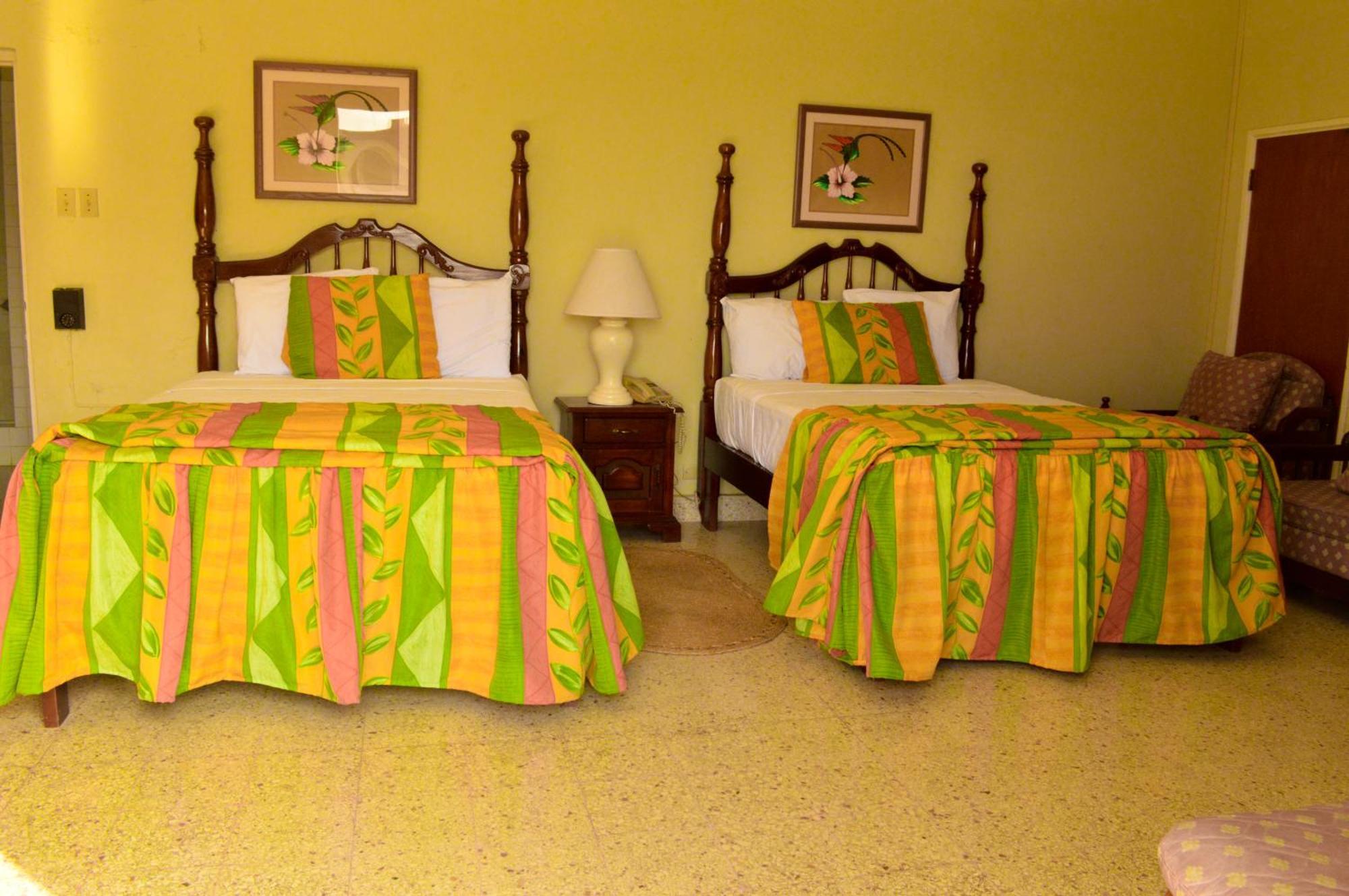 Sahara Dela Montego Bay