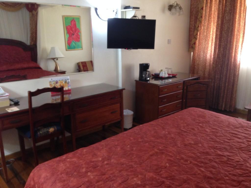 Hotel Uwi Mona Visitors' & Conference Centre 2*