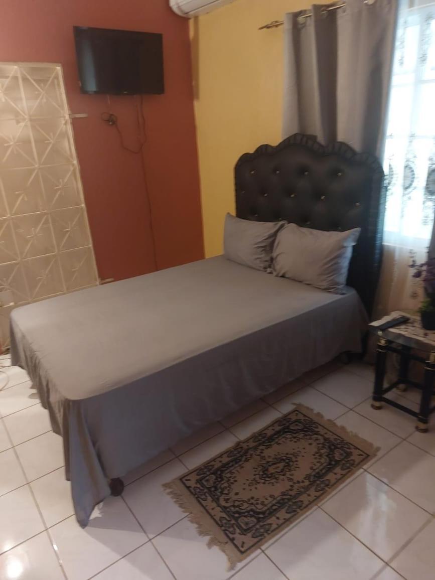 Griffiths Guest house White Hill