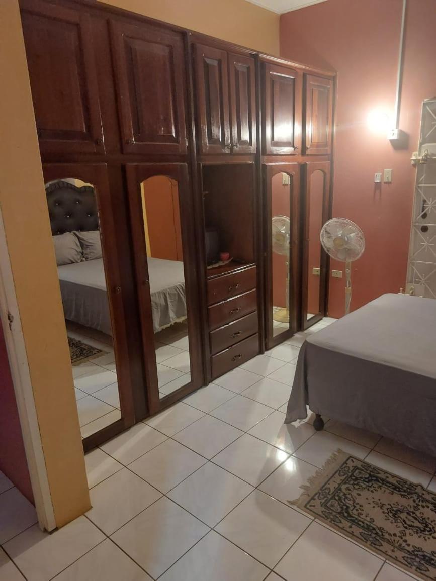 Guest house Griffiths White Hill