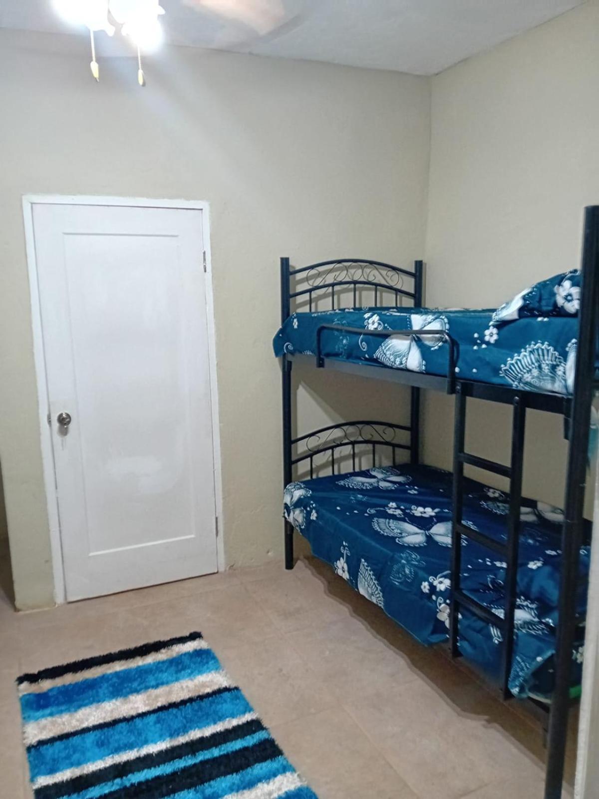 Inez Roots Hostel Montego Bay