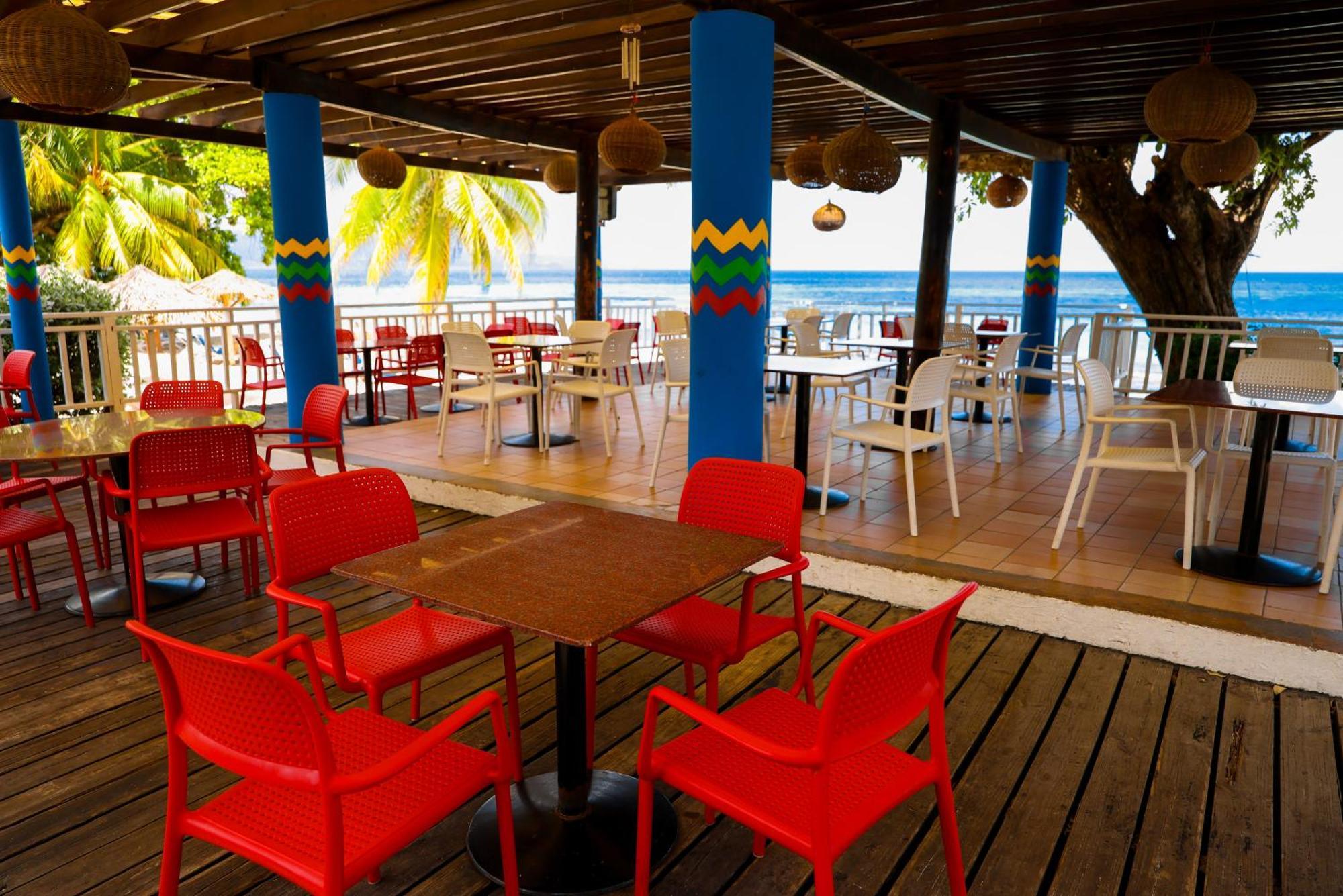 Grand Decameron Montego Beach, A Trademark Resort