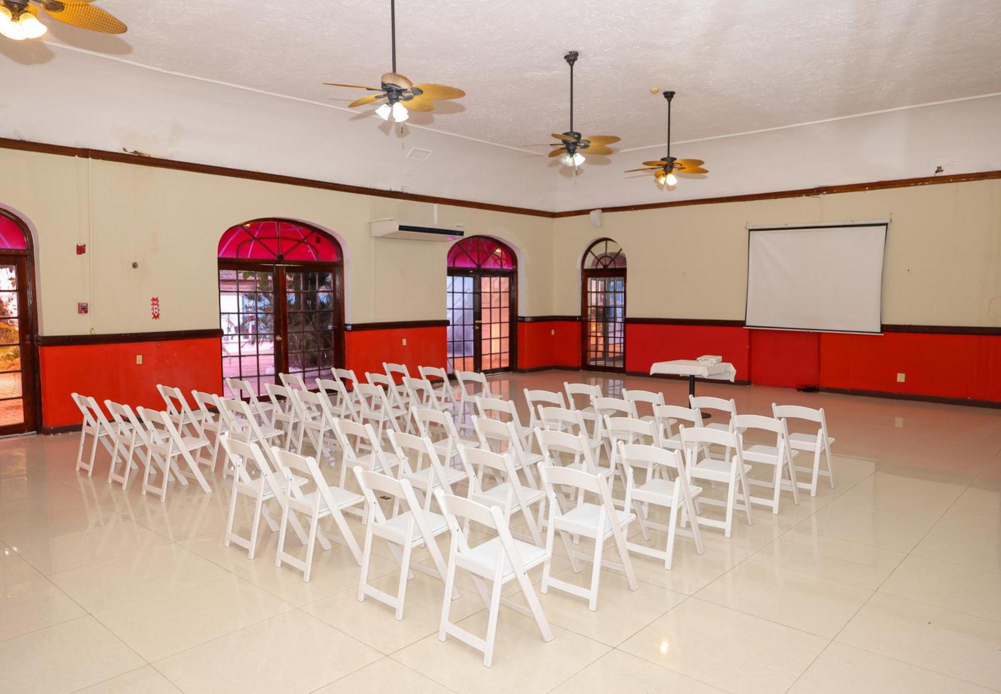 Grand Decameron Montego Beach, A Trademark 3*
