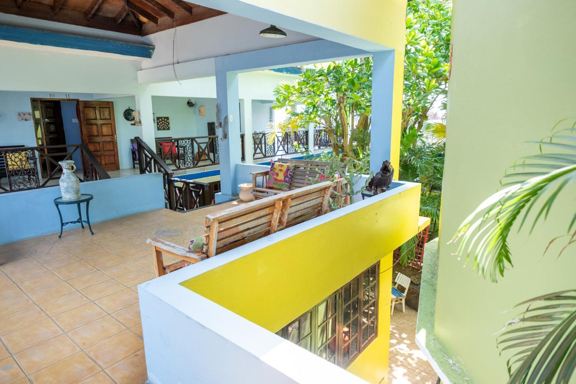 Indigo Hotel 3*