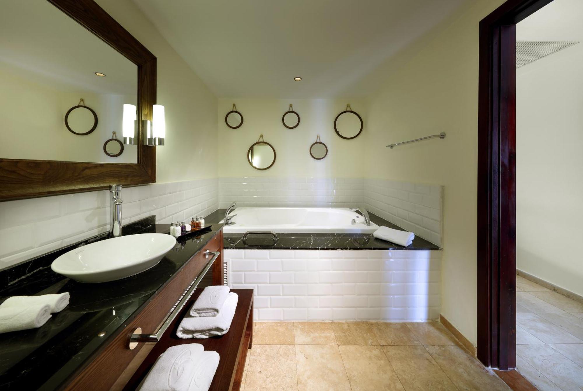 The Signature Level At Grand Palladium Lady Hamilton & Lucea