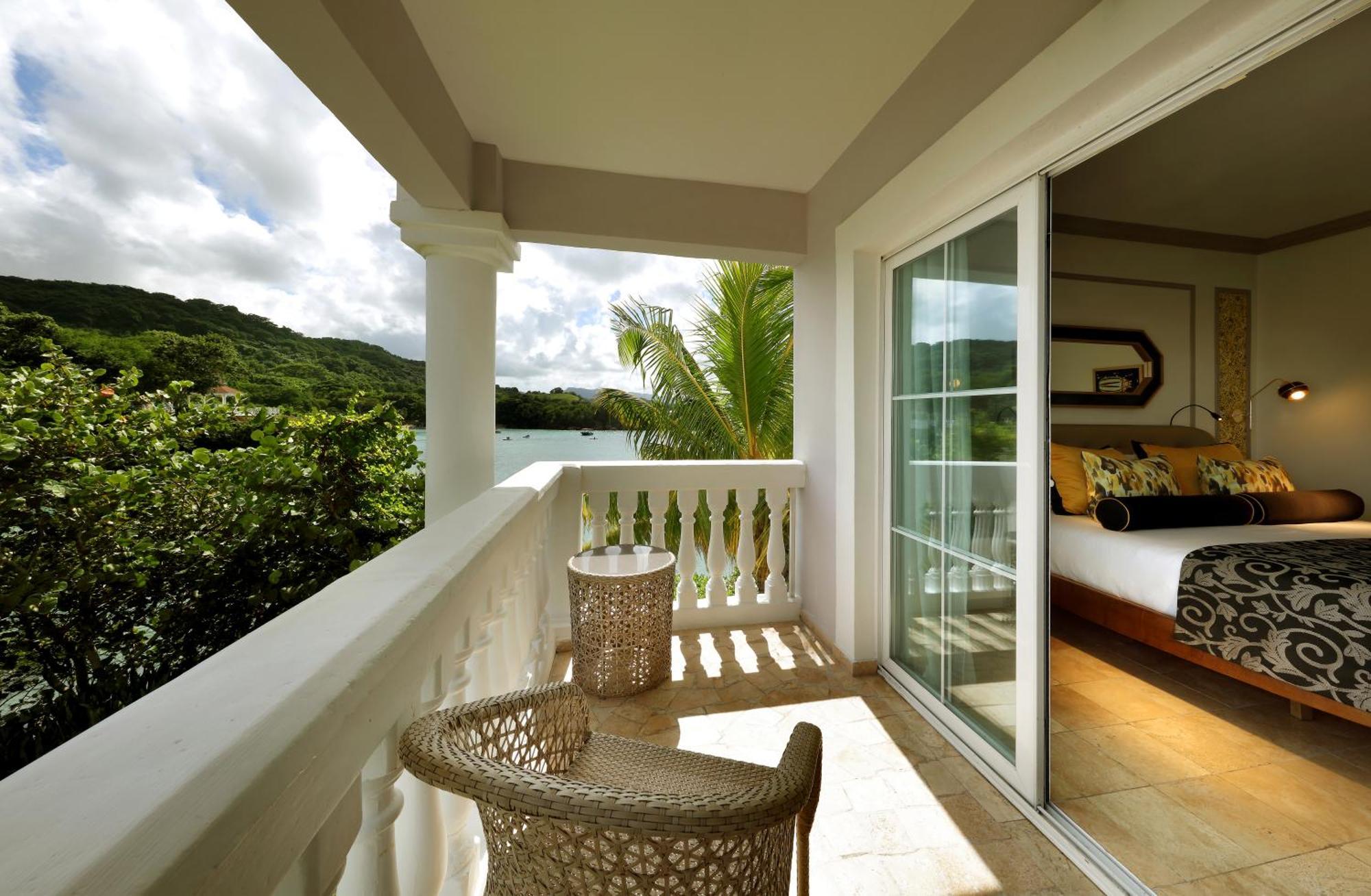 Resort The Signature Level At Grand Palladium Lady Hamilton &