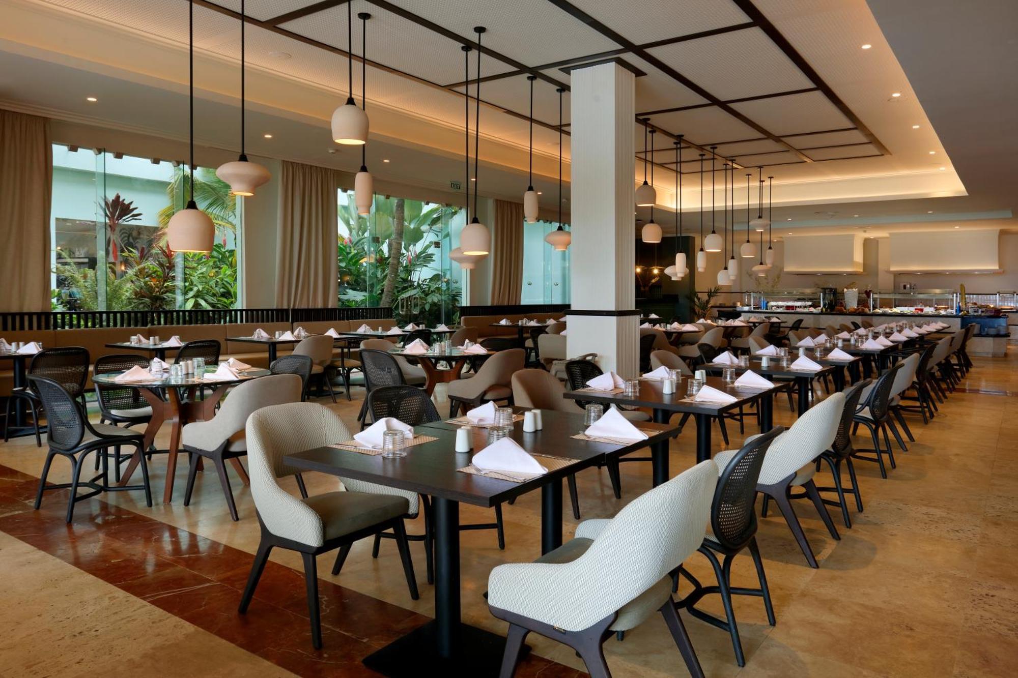 The Signature Level At Grand Palladium Lady Hamilton & Resort