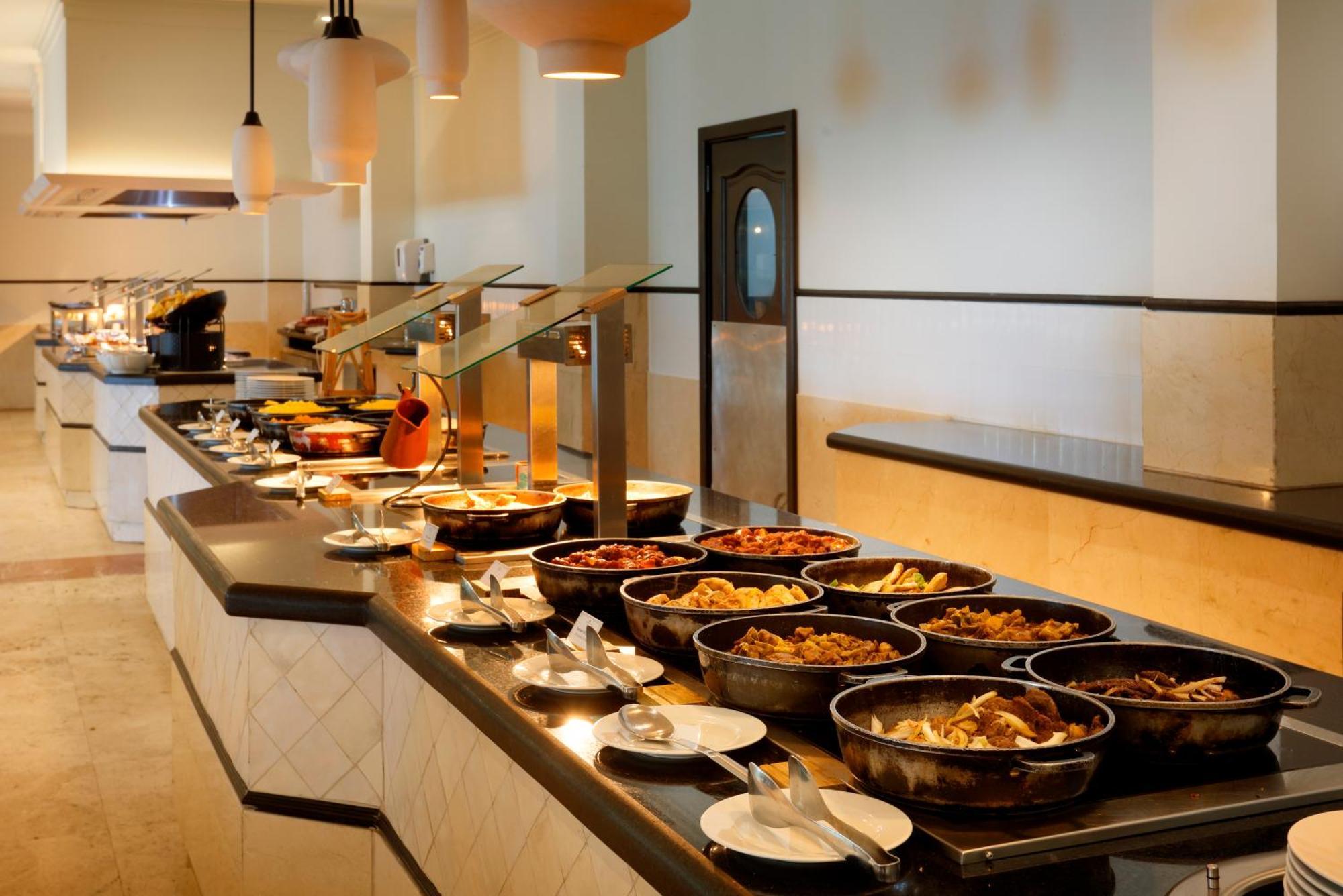 The Signature Level At Grand Palladium Lady Hamilton &
