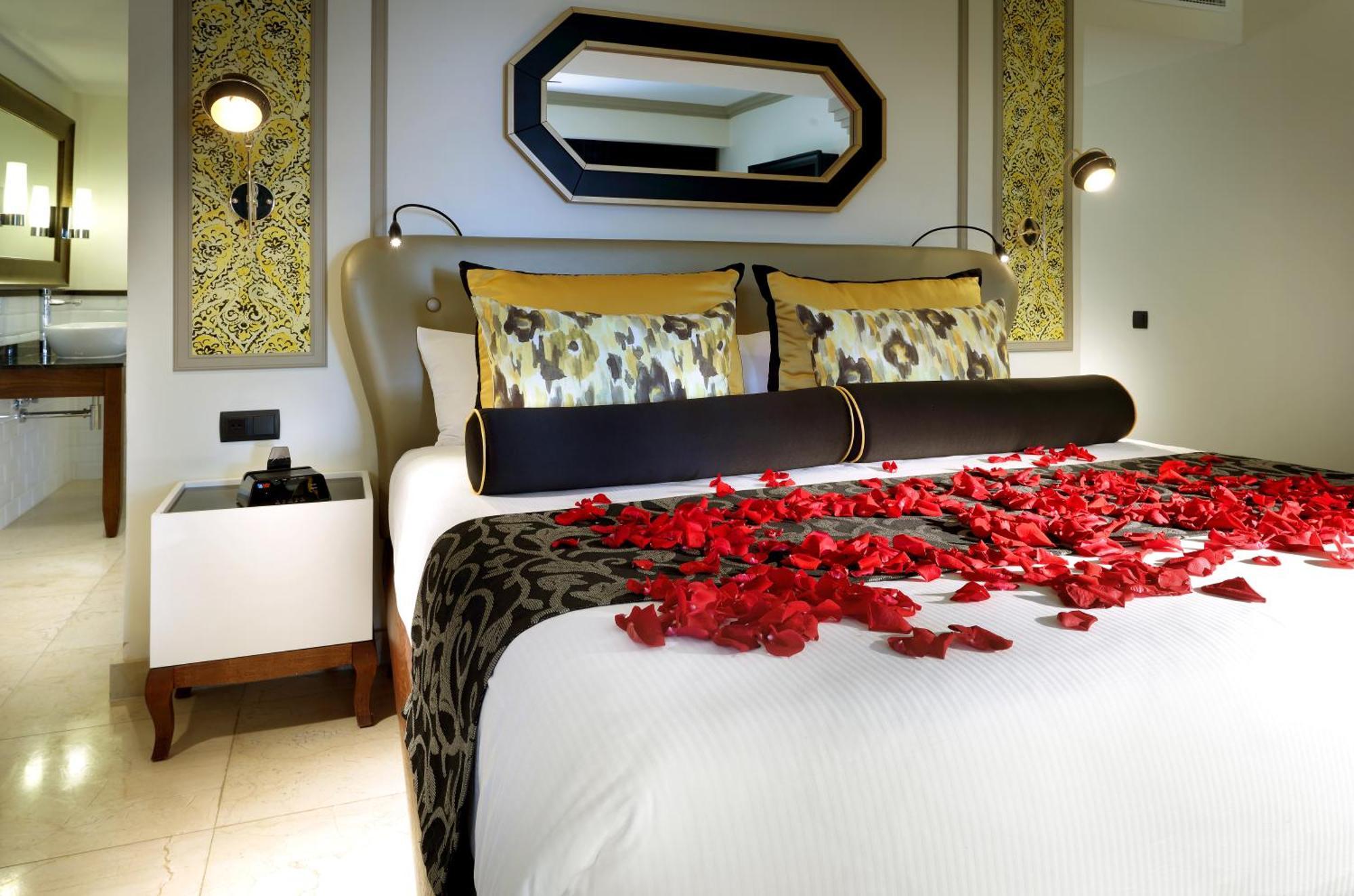 Resort The Signature Level At Grand Palladium Lady Hamilton & 5*