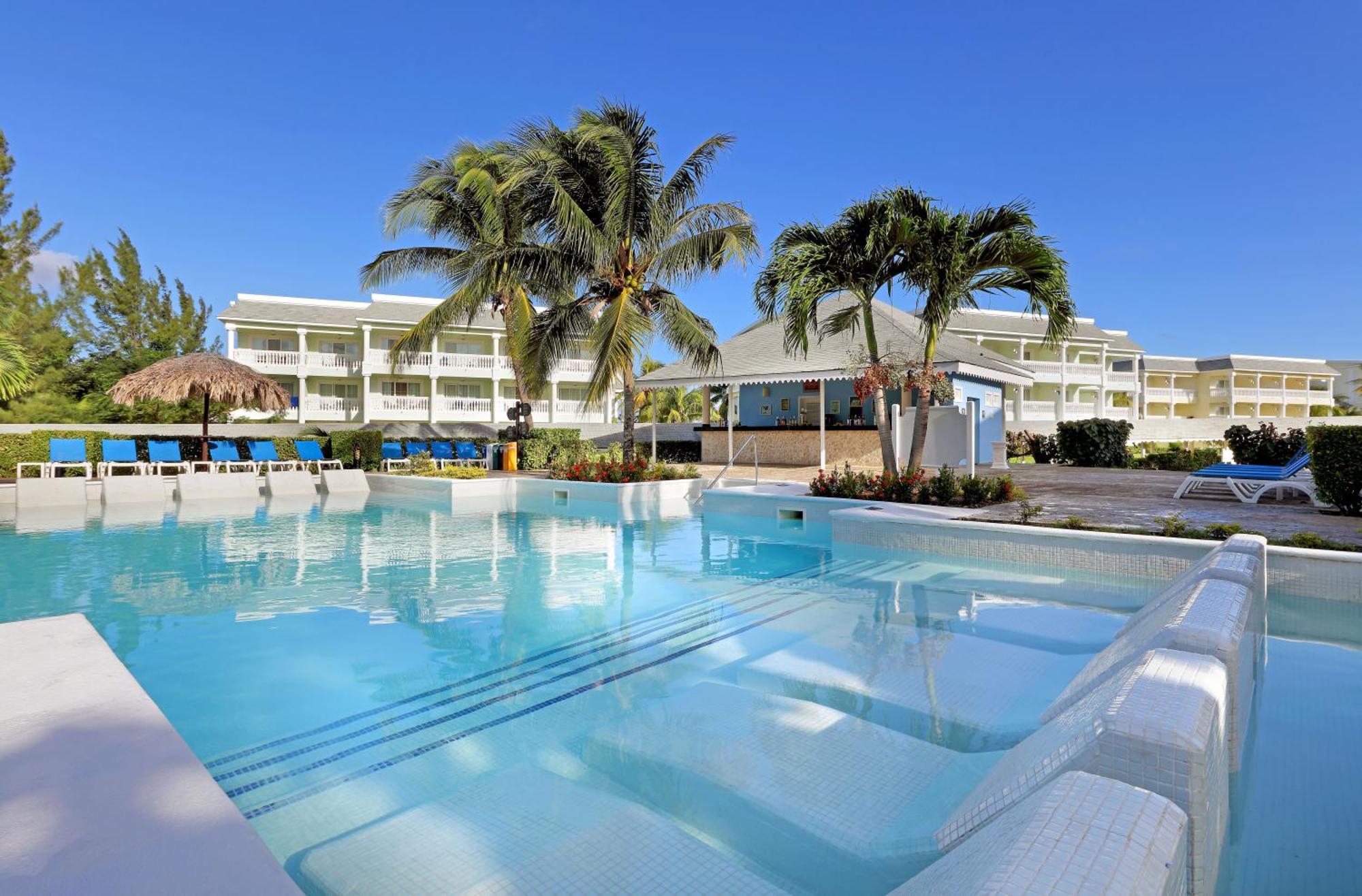 Resort The Signature Level At Grand Palladium Lady Hamilton &