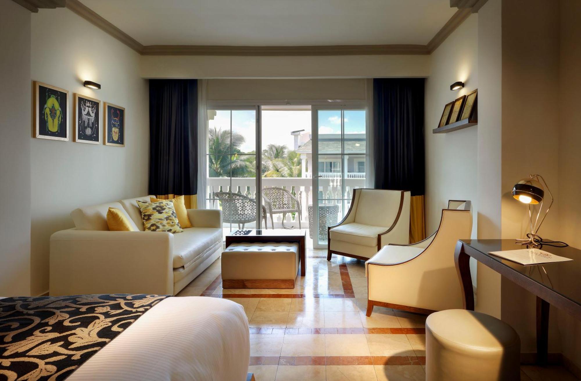 Resort The Signature Level At Grand Palladium Lady Hamilton & 5*