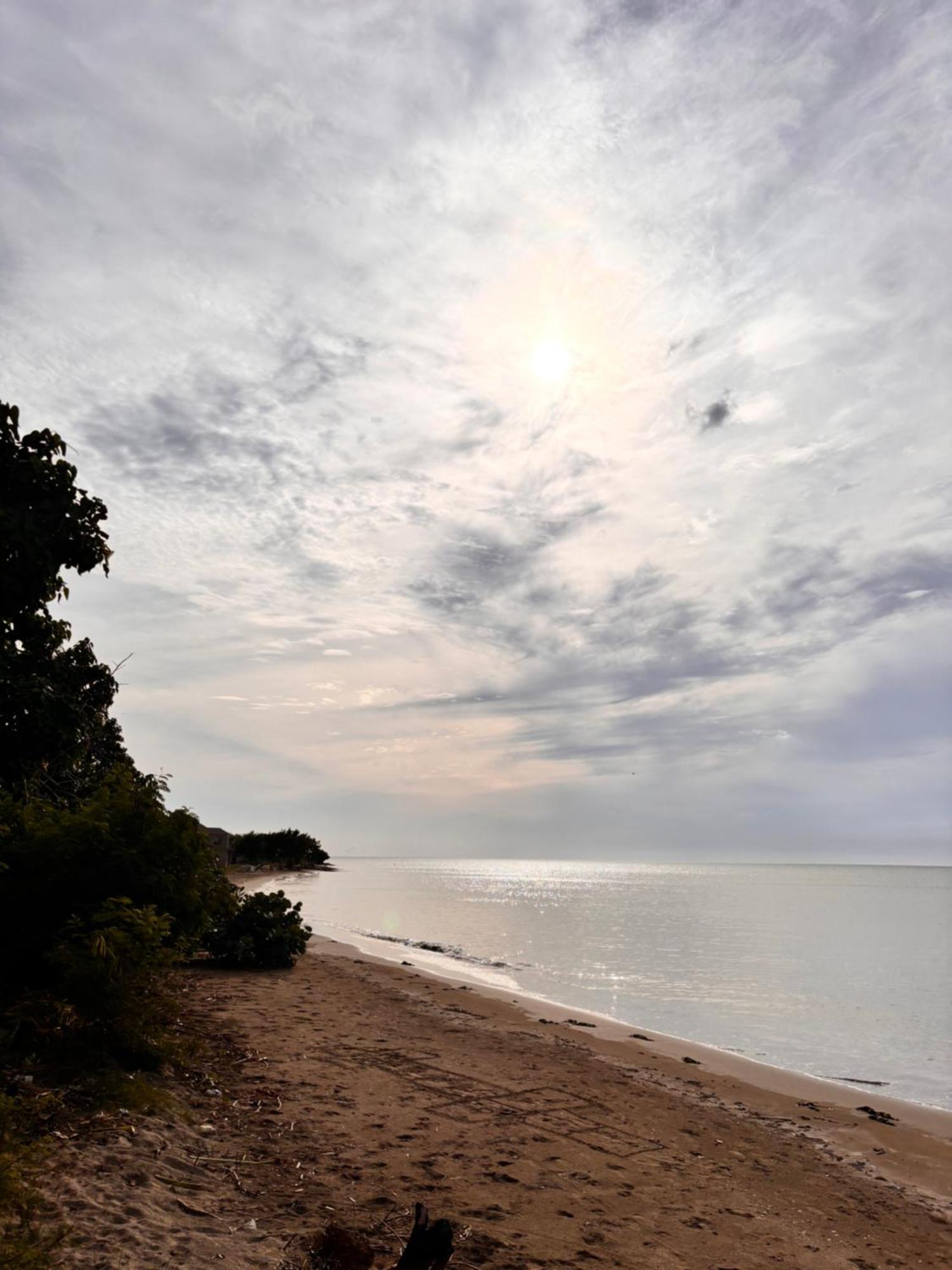 Villa Beachscape At Ethlyn By The Sea