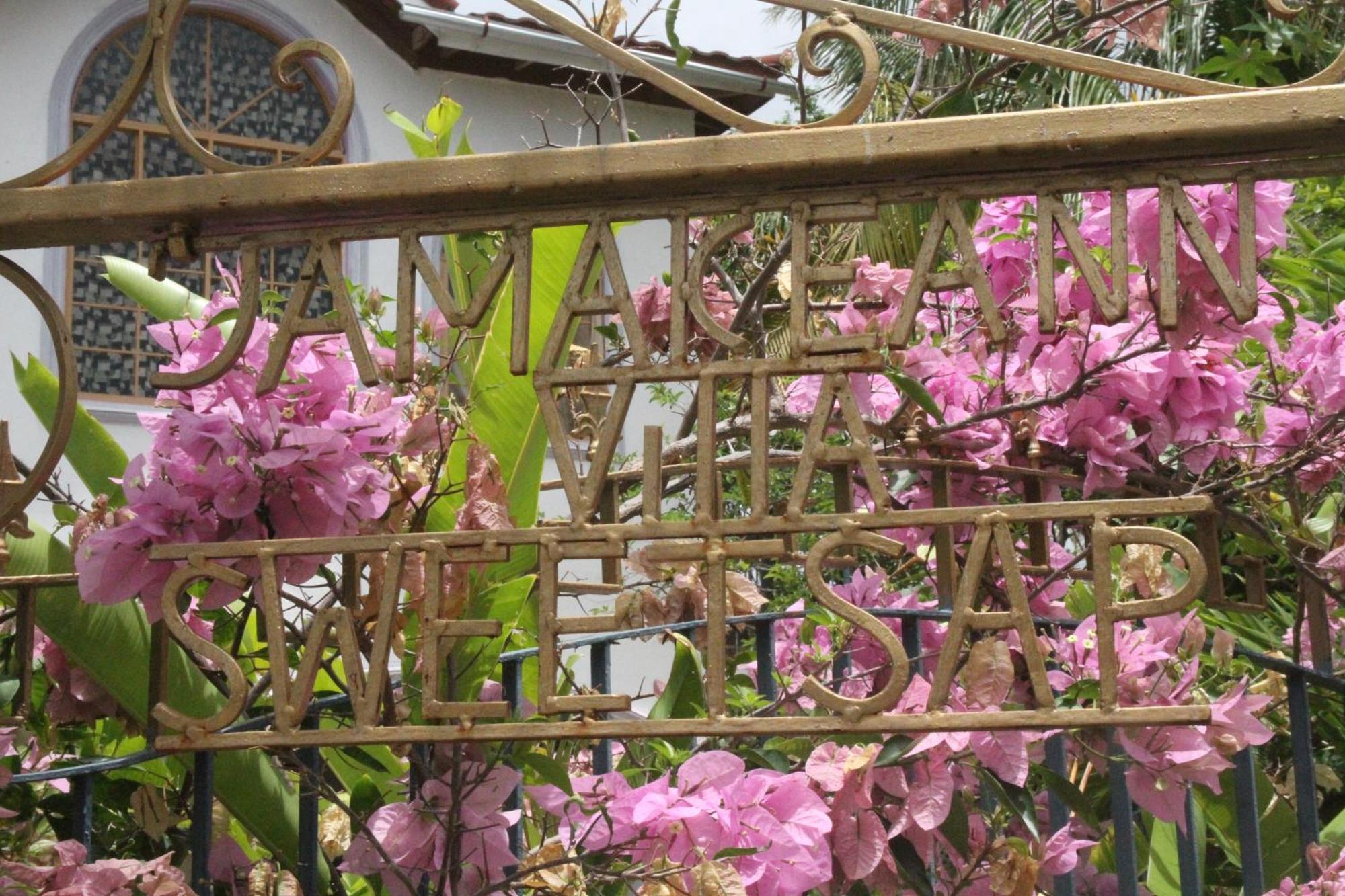 Guest house Sweetsop Jamaica And Tour Montego Bay