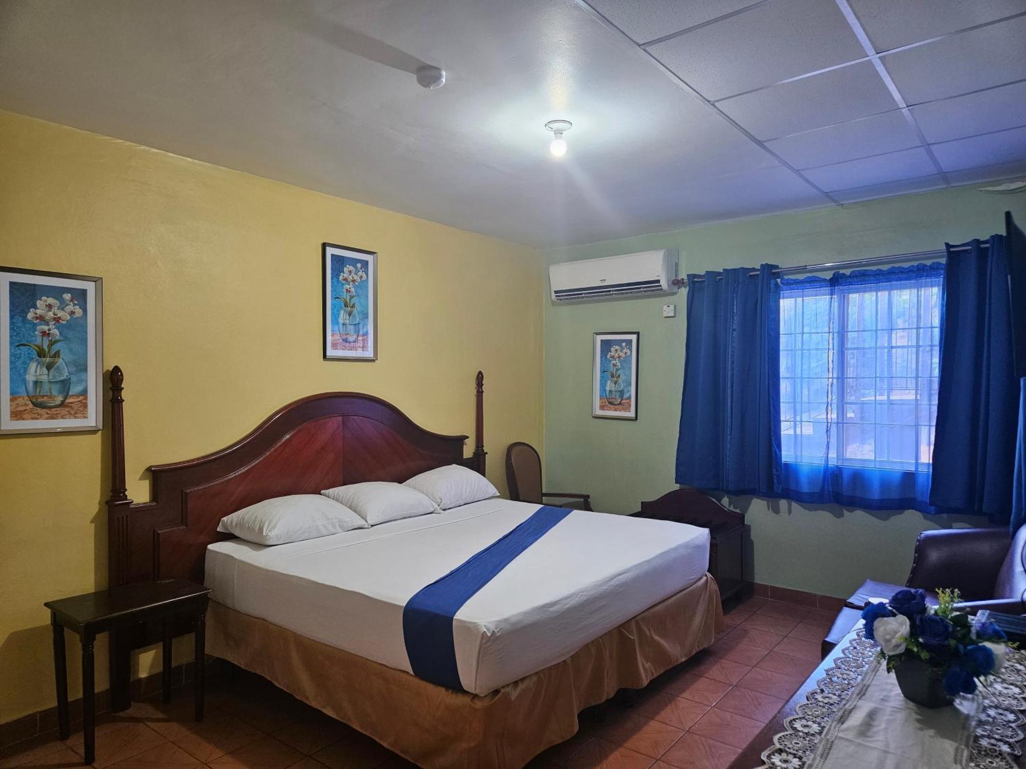 Palm Bay & Restaurant Montego Bay