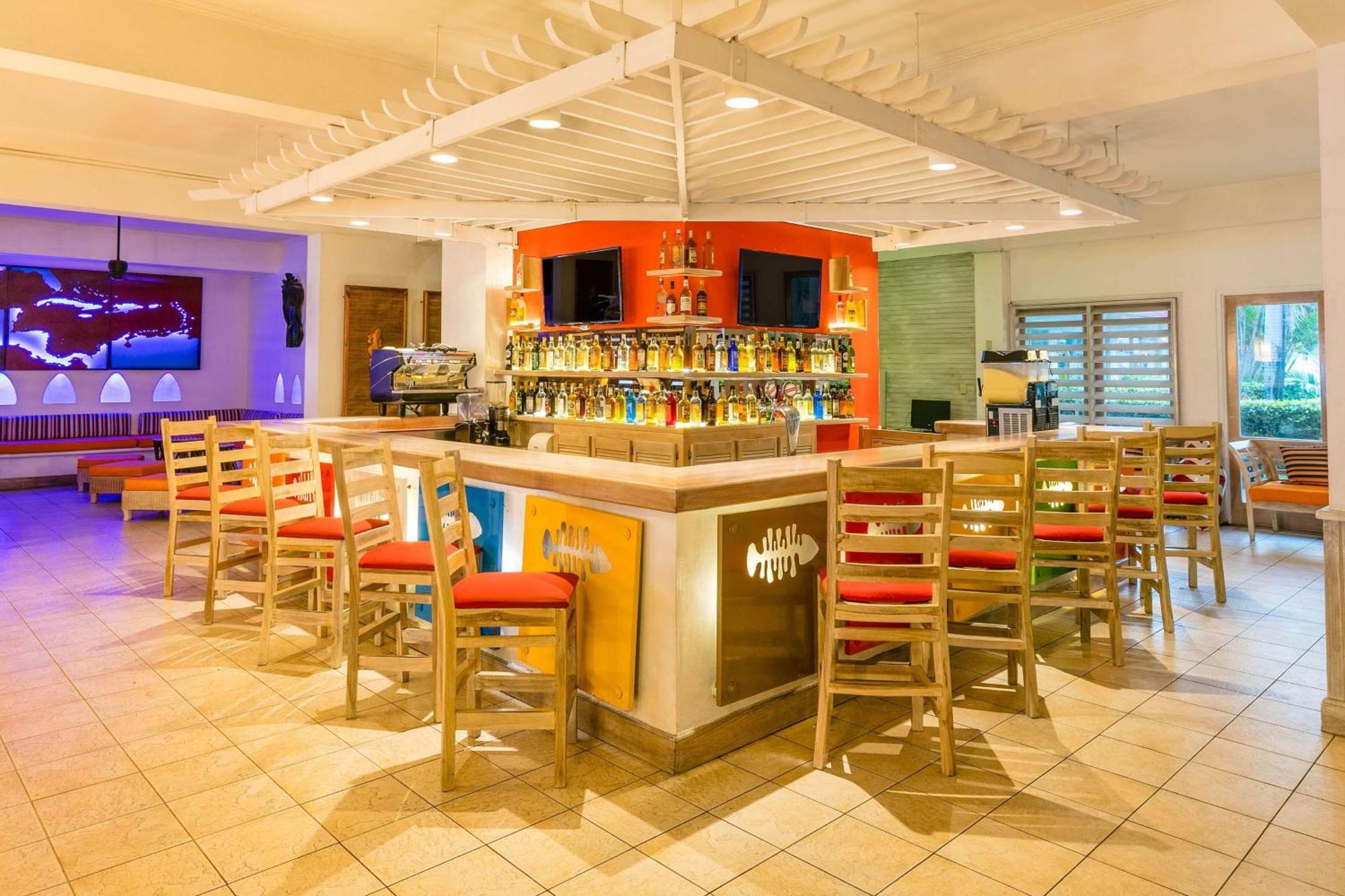 Grand Decameron Montego Beach, A Trademark