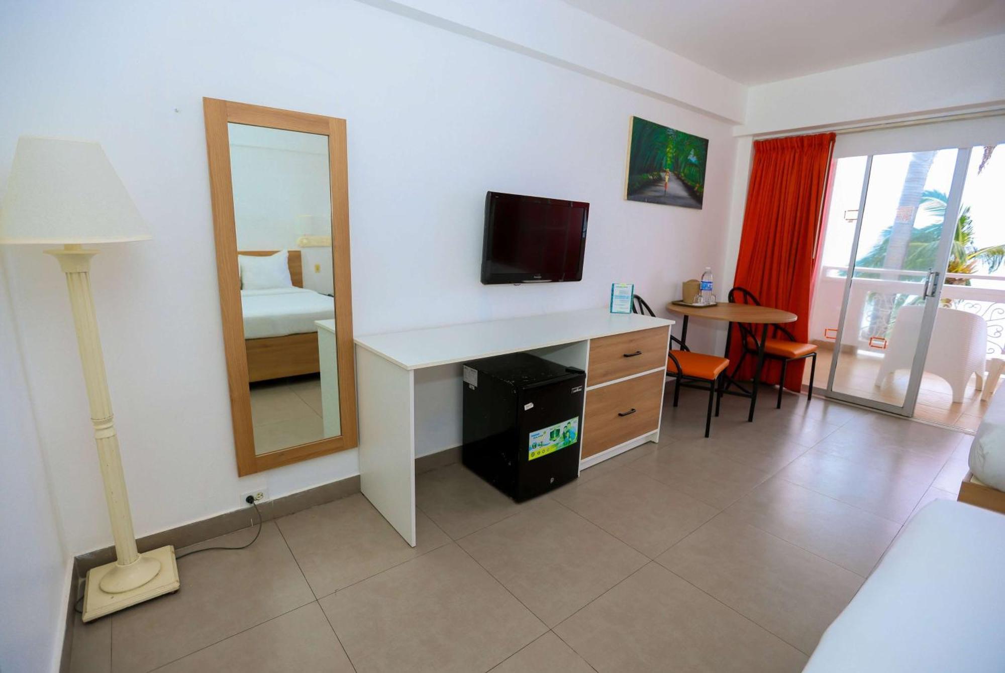 Grand Decameron Montego Beach, A Trademark Resort