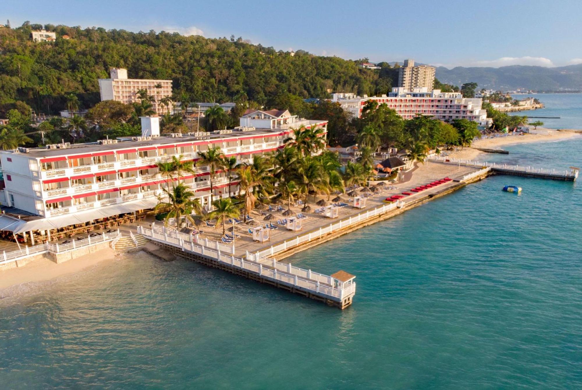 Grand Decameron Montego Beach, A Trademark
