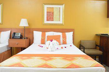 Hotel Suites 3*