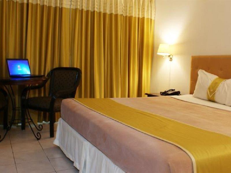 Hotel Altamont Court
