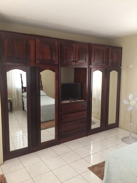 Griffiths Guest house *