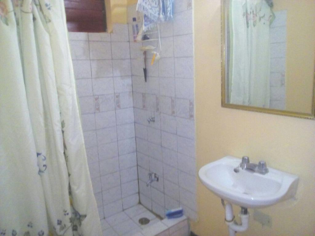 Leslies' * Portmore