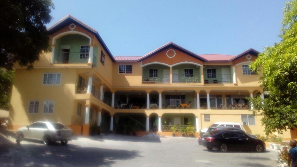 Guest house Palm Bay & Restaurant Montego Bay