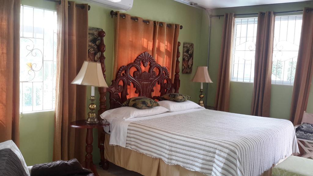 Guest house Lorenton Hideaway Lucea