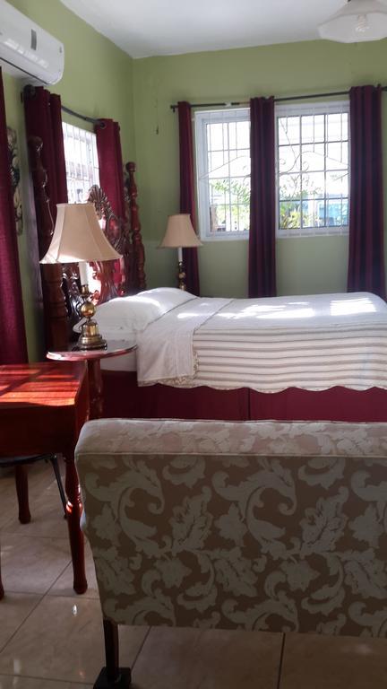 Lorenton Hideaway Guest house