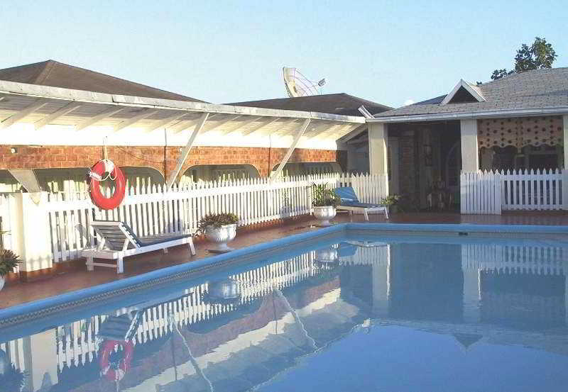 Village Hotel 3*