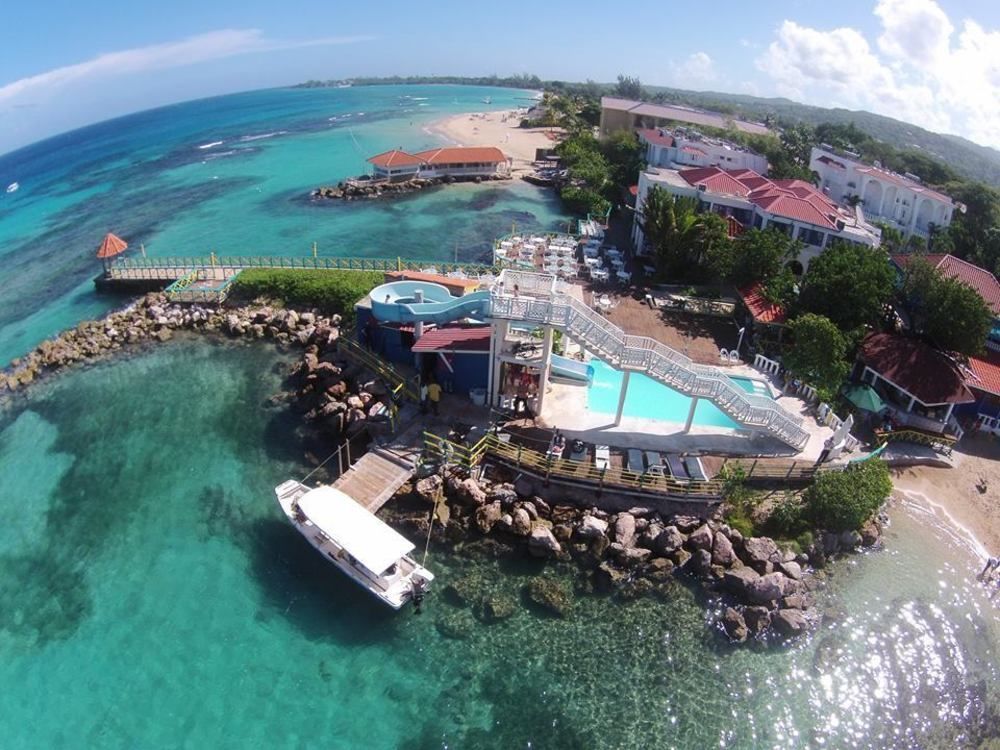 Franklyn D & 4* Runaway Bay