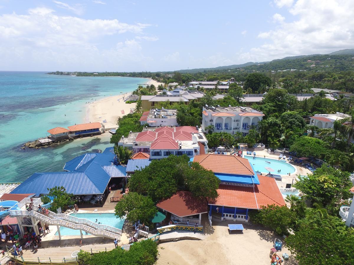 Resort Franklyn D &