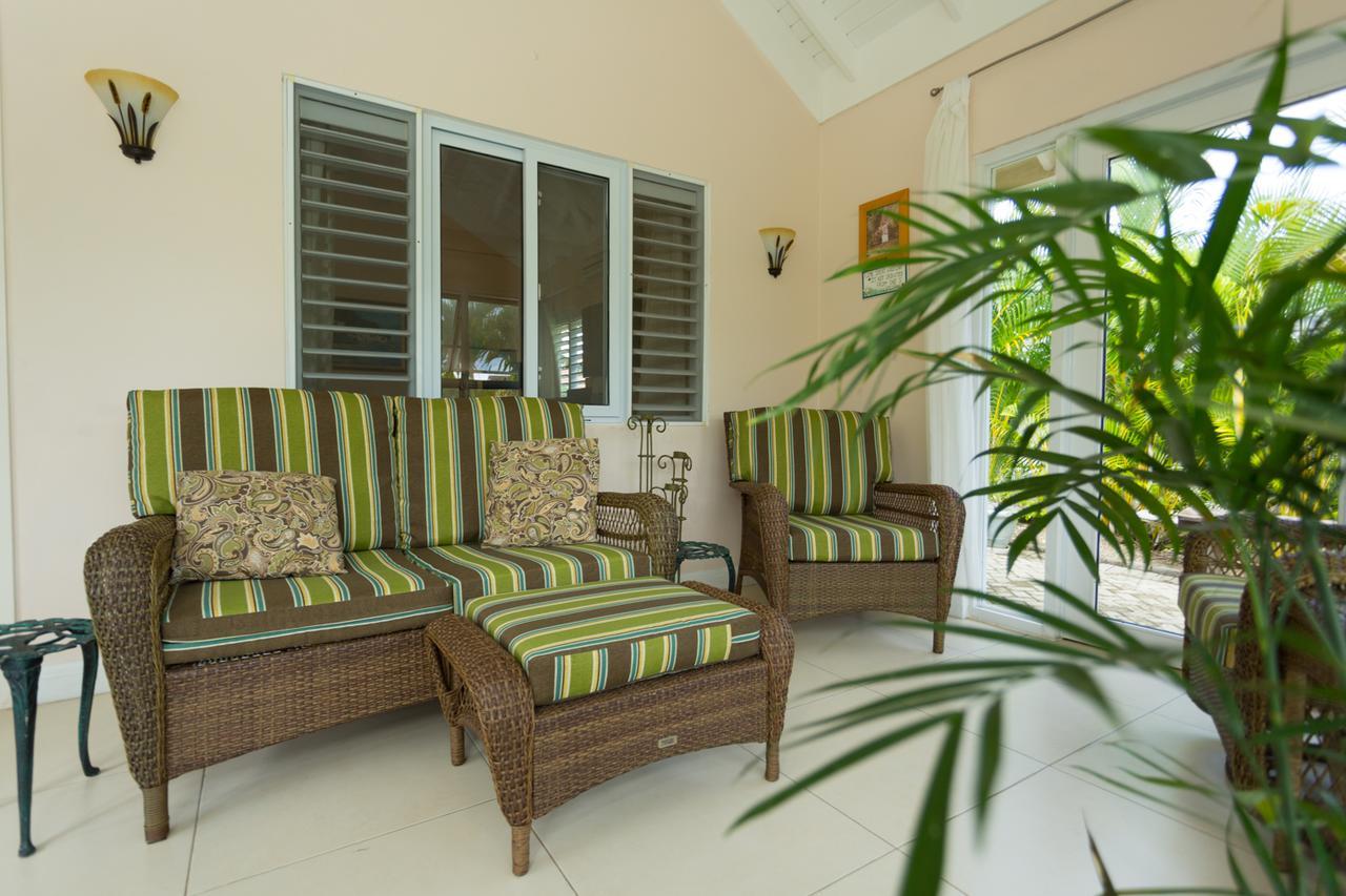 Under The Palms Villa Ocho Rios