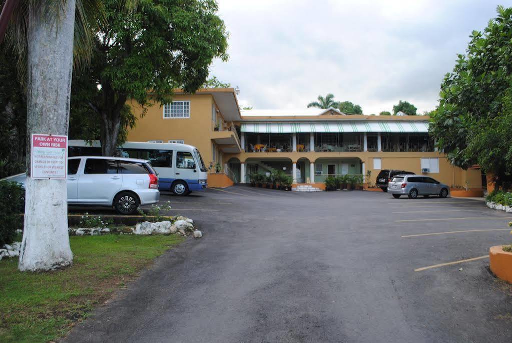 Palm Bay & Restaurant Guest house