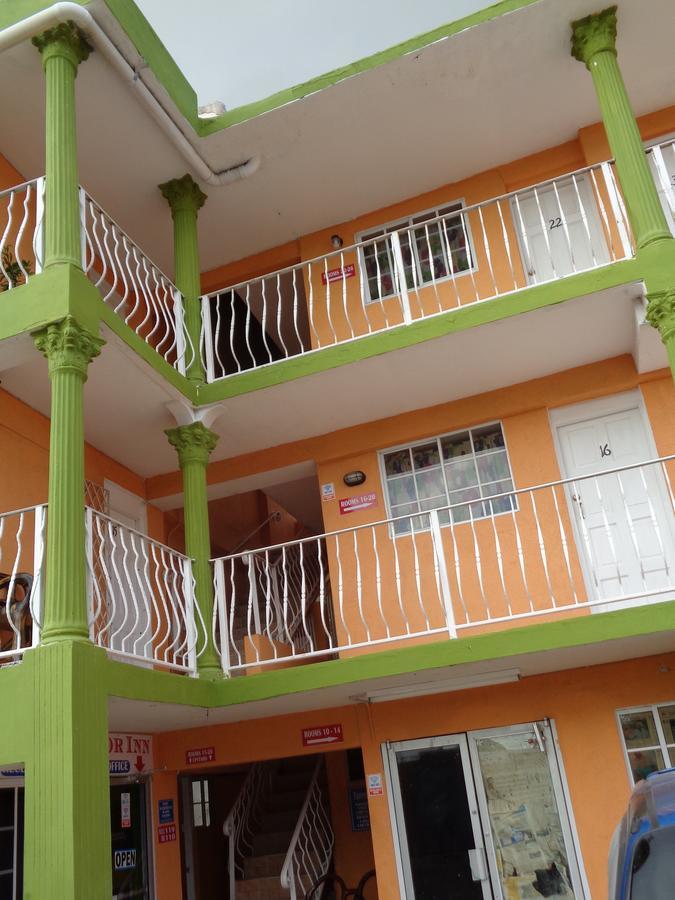 Tropical Manor Half-way-tree 4*