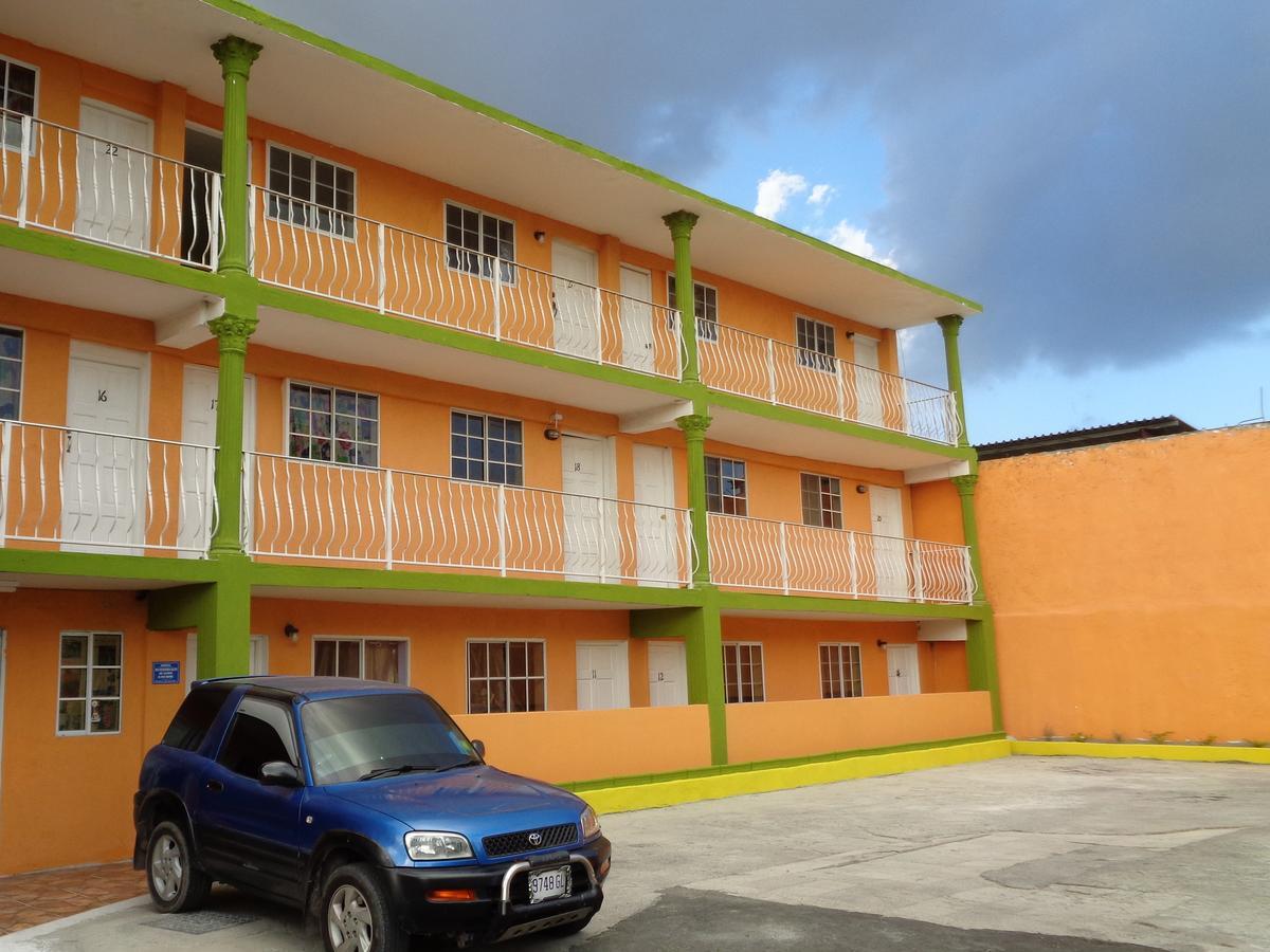 Tropical Manor Half-way-tree 4*