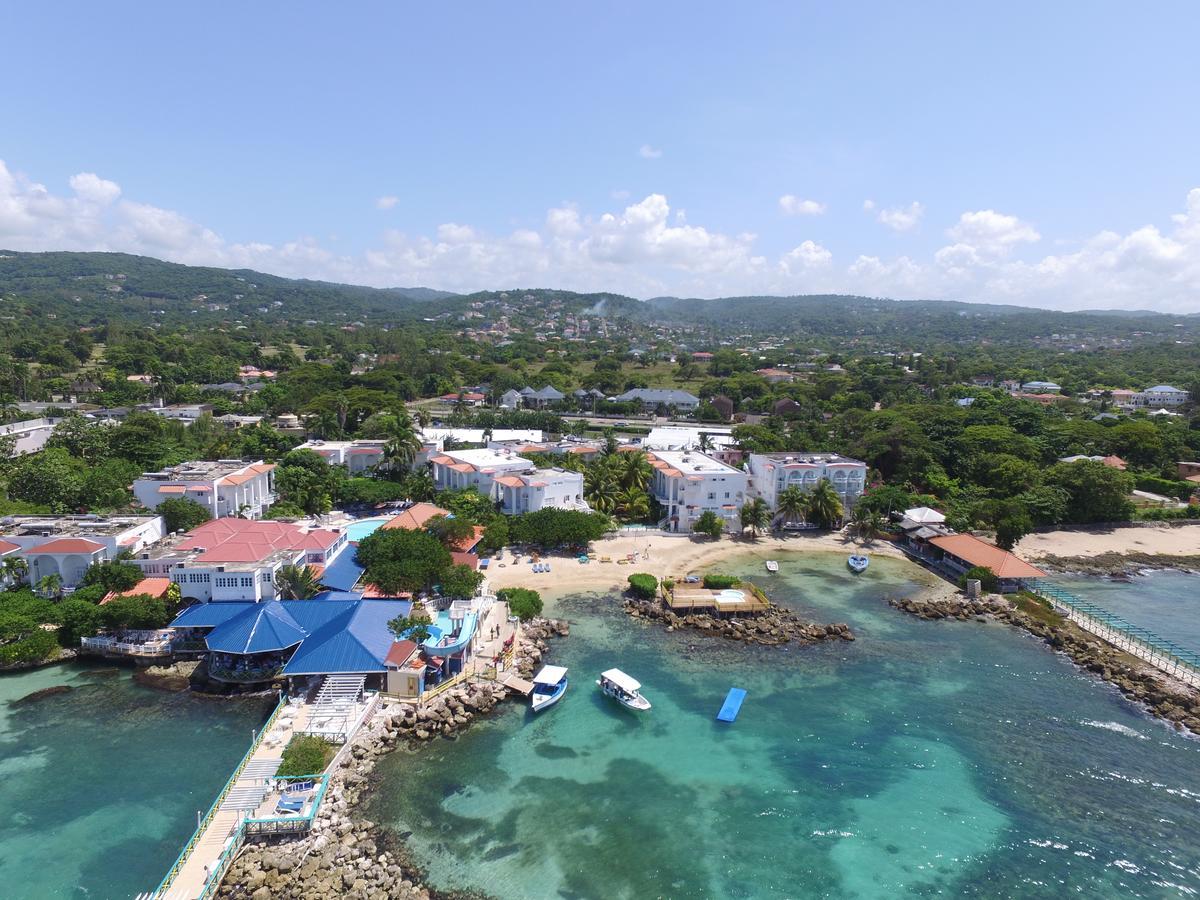 Franklyn D & Resort