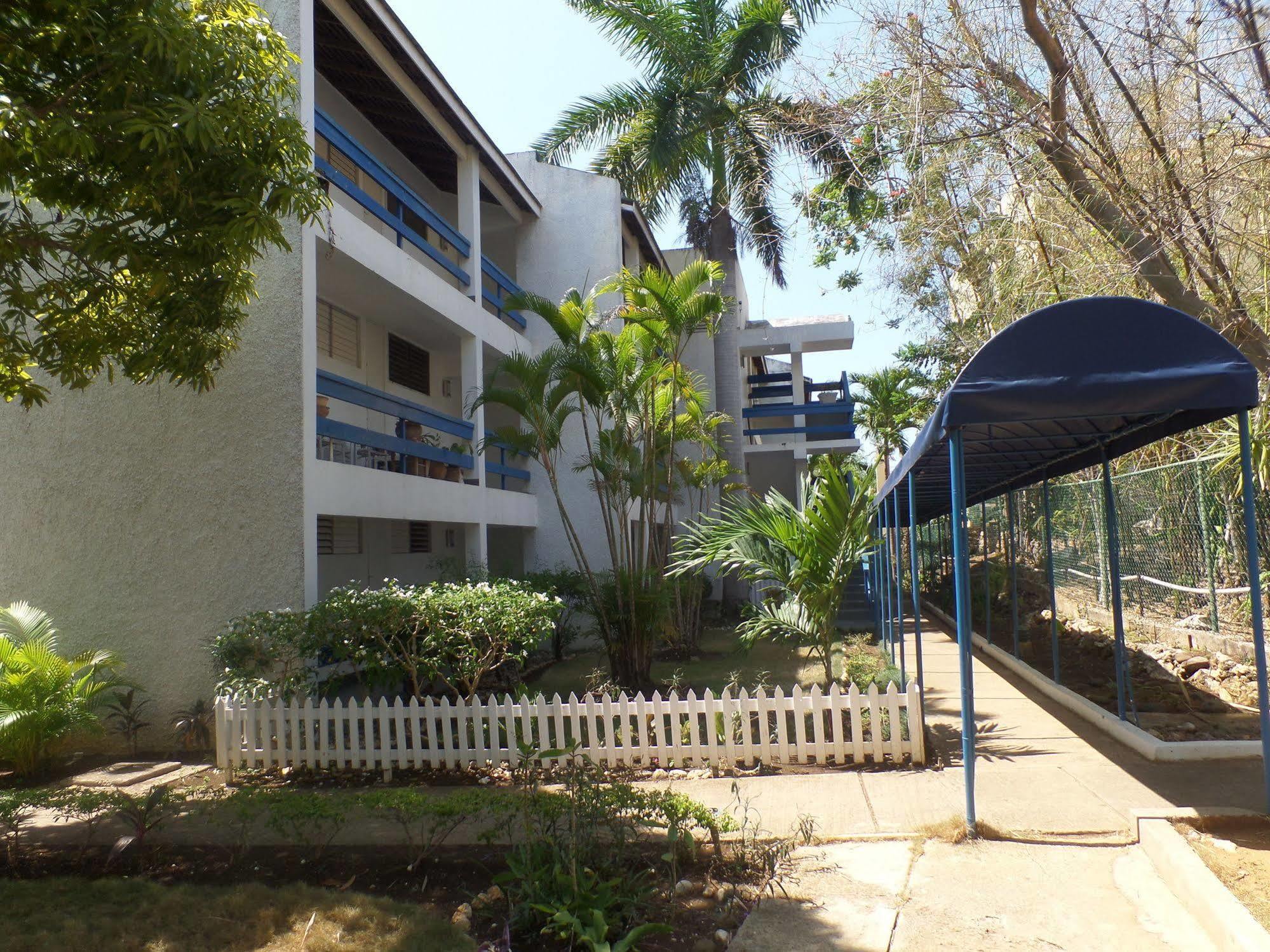 Hotel Starfish At Club 2*