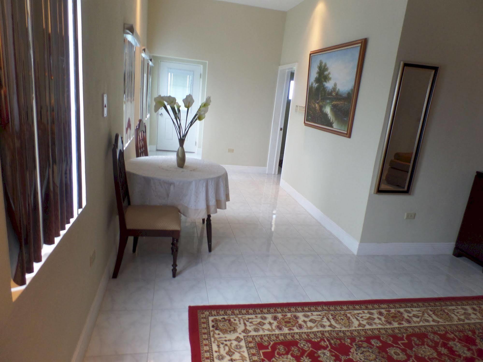 Luxurious Romantic Kensington 2* Montego Bay