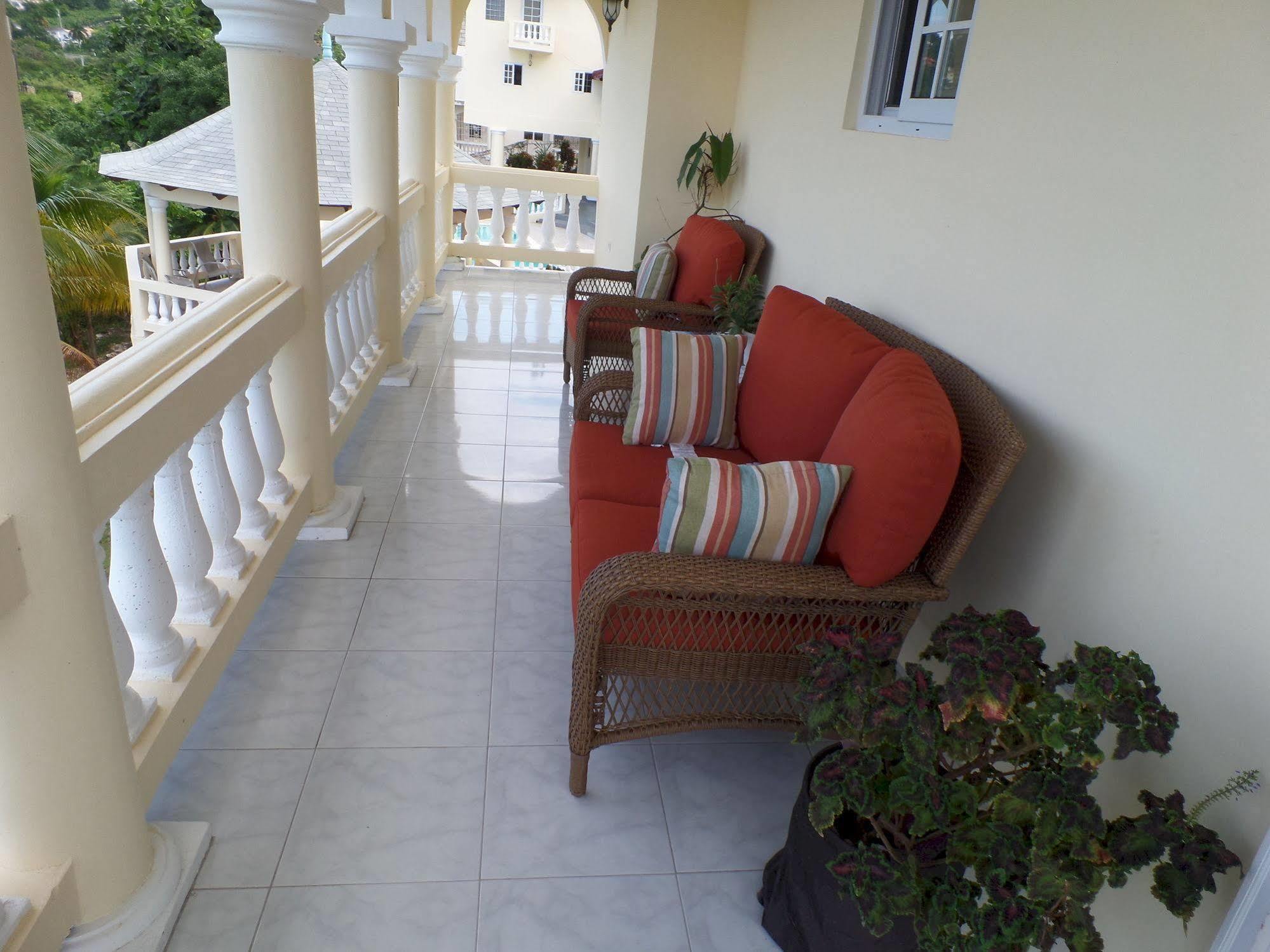 Luxurious Romantic Kensington Hotel Montego Bay